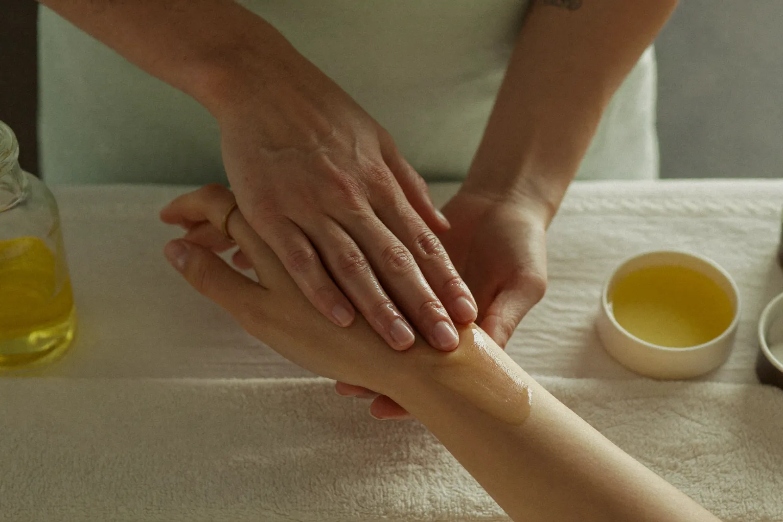 Hand massage with oils
